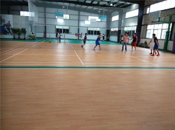 籃球地板比木地板有哪些優(yōu)勢？